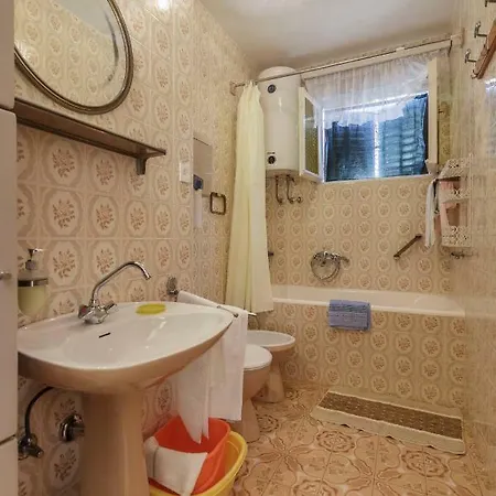 Apartman Zeljka * Komiza